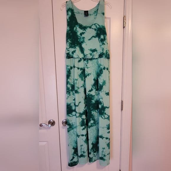 Faded Glory Dresses & Skirts - Green tie dye maxi dress
